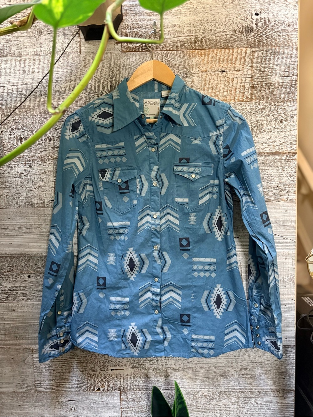 Roper | "Wear the West" Aztec Geometric Cotton Western Shirt - Men's S, Blue